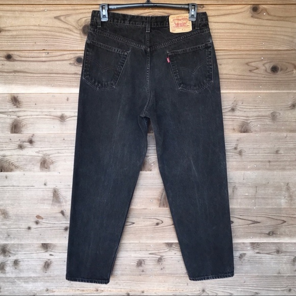 Levi’s Vintage 550 Relaxed Fit Red Tab Jeans in Black 36x32